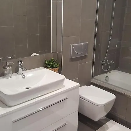 아파트 Pisos Centricos De 3 *